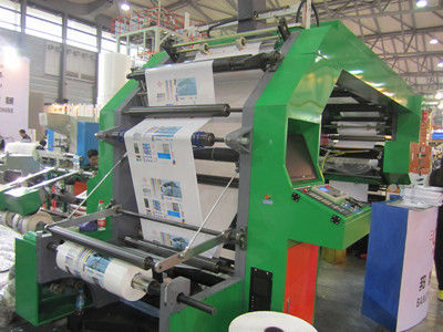 China Auto máquina de impressão Flexographic do filme de estiramento com tipo fechado doutor lâminas da cara dobro fornecedor